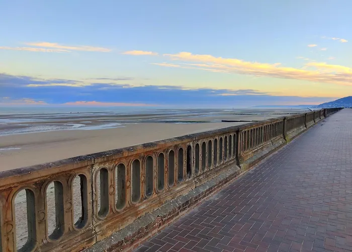 La Playa - Villa St Laurent - Grand Studio Avec Espace Nuit Et Parking Privatif - 40 Metres De La Promenade Marcel Proust