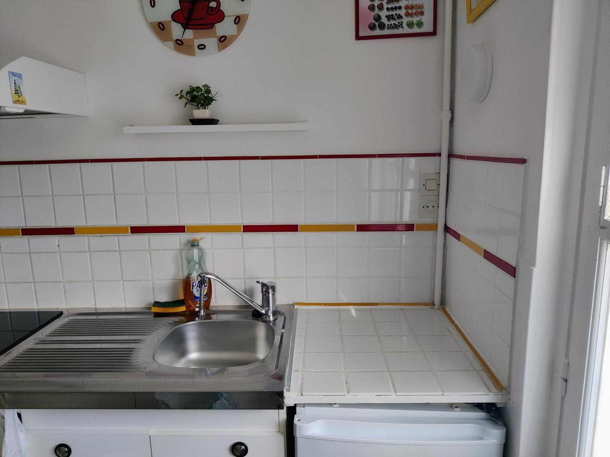 La Playa: Beachfront With Private Parking In Saint-laurent *