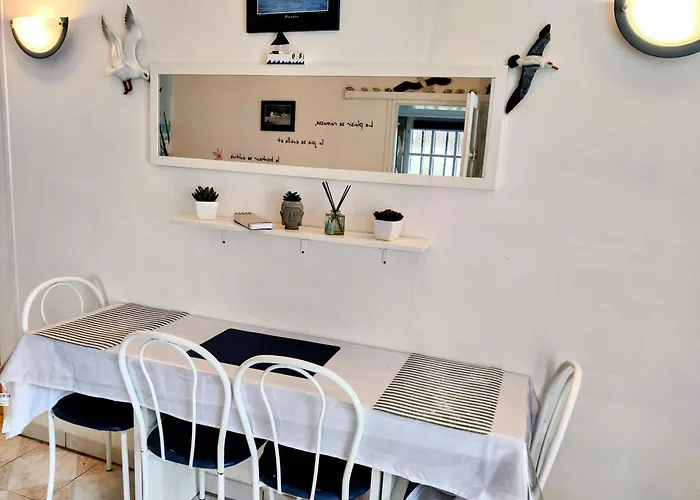 La Playa - Villa St Laurent - Grand Studio Avec Espace Nuit Et Parking Privatif - 40 Metres De La Promenade Marcel Proust
